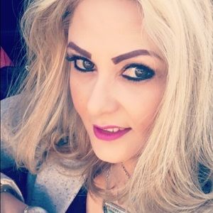 Meet your Posher, Bobbi